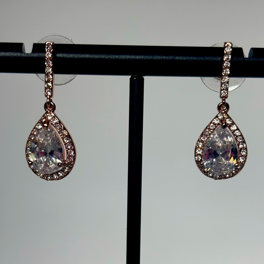 Elegant Rose‎ Gold and Cubic Zirconia Teardrop Earrings